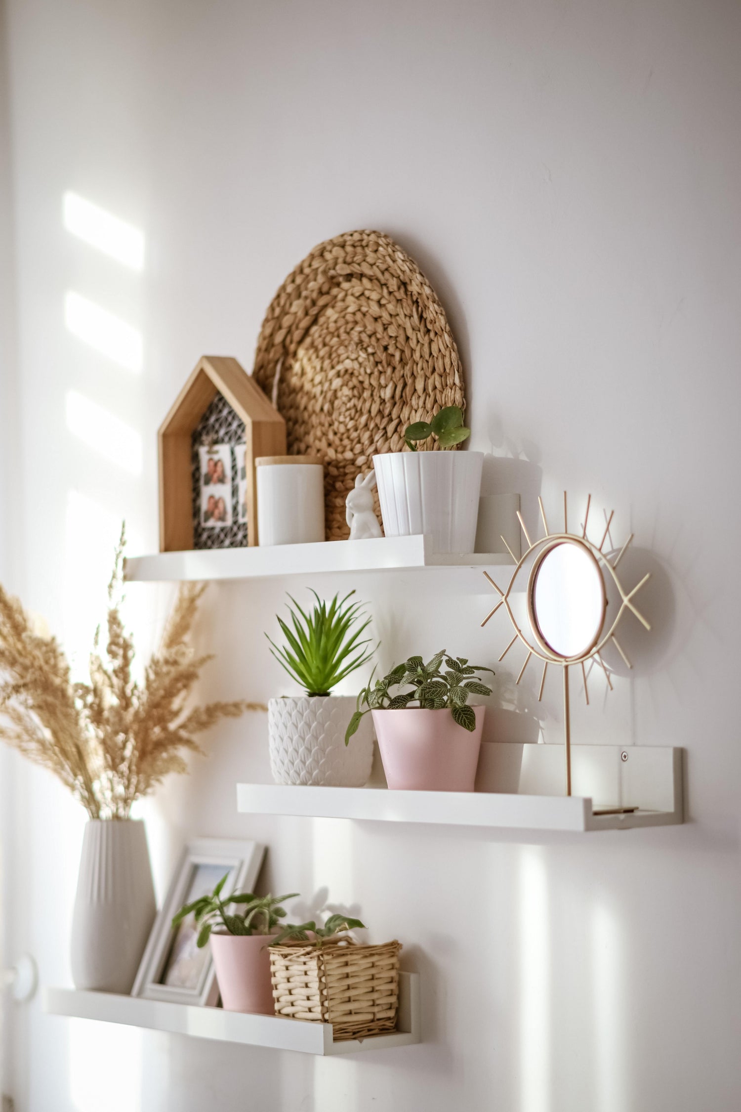 Home Decor & Essentials